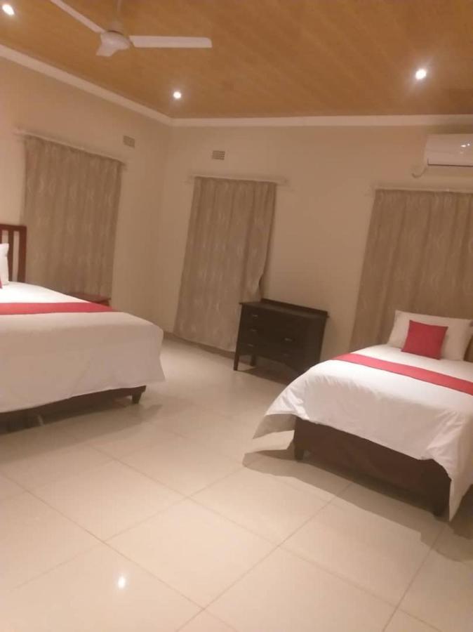 Pillacol Guest House Victoria Falls Exterior foto