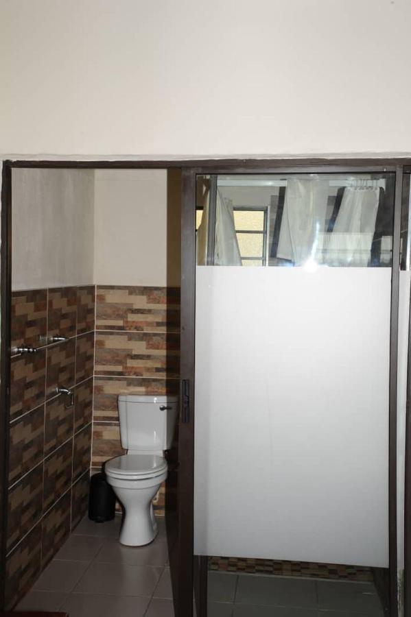 Pillacol Guest House Victoria Falls Exterior foto